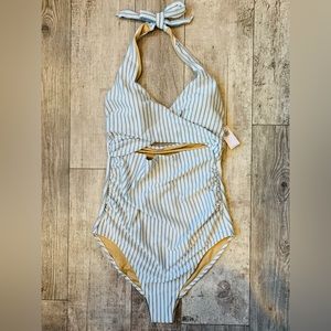 Old Navy maternity swimsuit